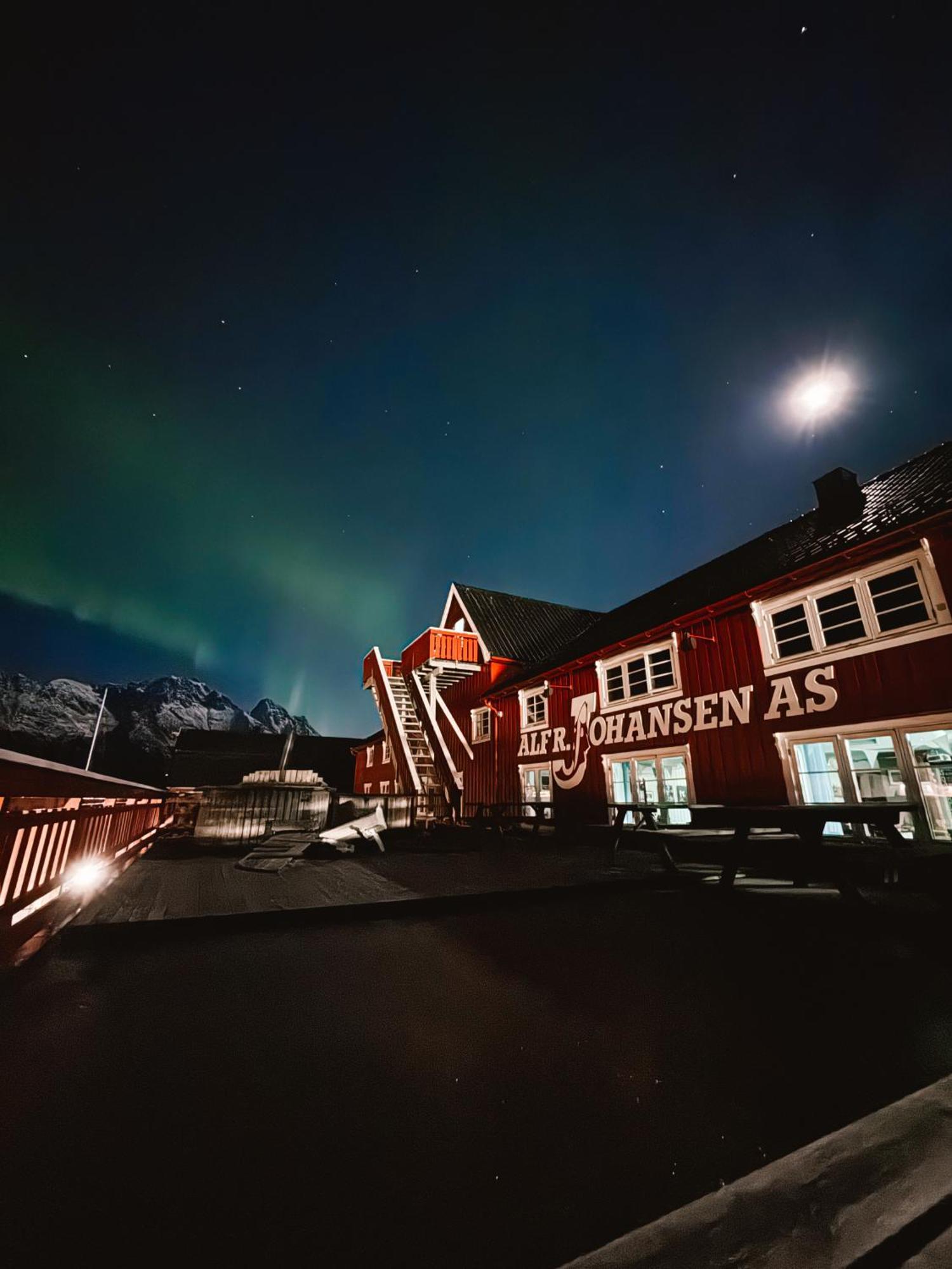 Finnholmen Brygge Henningsvær Exteriör bild